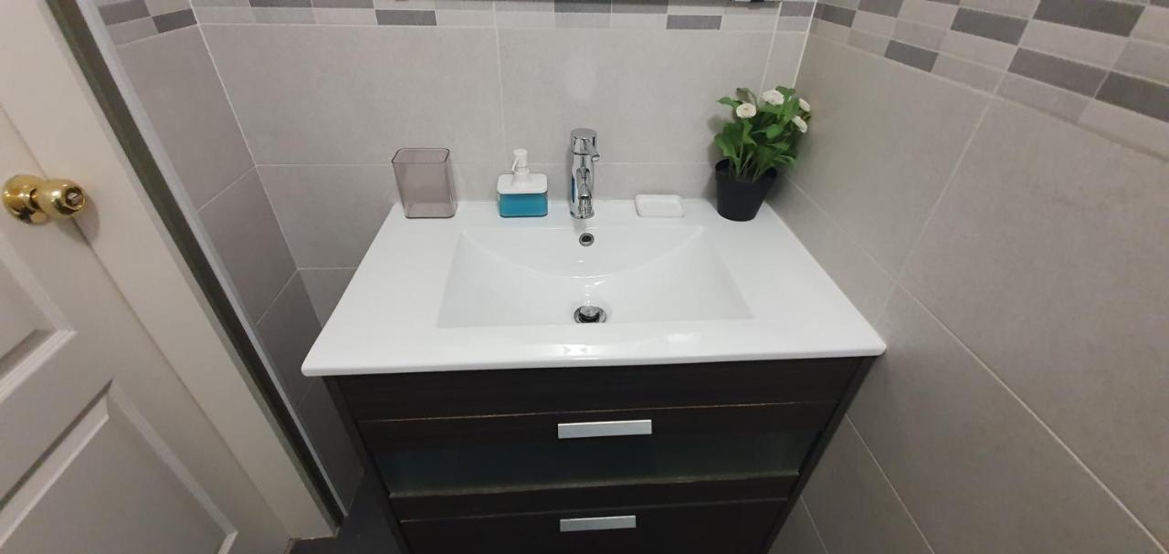 Apartaments B O D Collblanc Οσπιταλέτ ντε Λιοβρεγάτ Εξωτερικό φωτογραφία